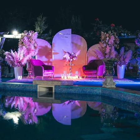 Complex Baroto Hotel Goze Deltschew