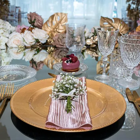 Complex Baroto Hotel Goze Deltschew