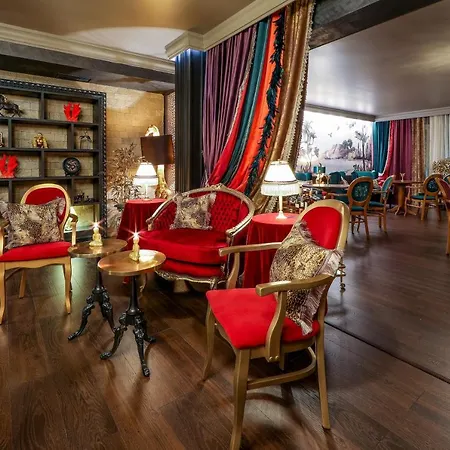 Complex Baroto Hotel Goze Deltschew