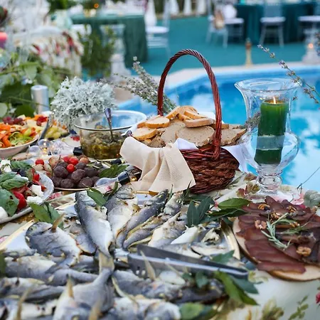 Hotel Complex Baroto 3*