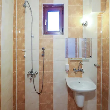 Complex Baroto Hotel Goze Deltschew